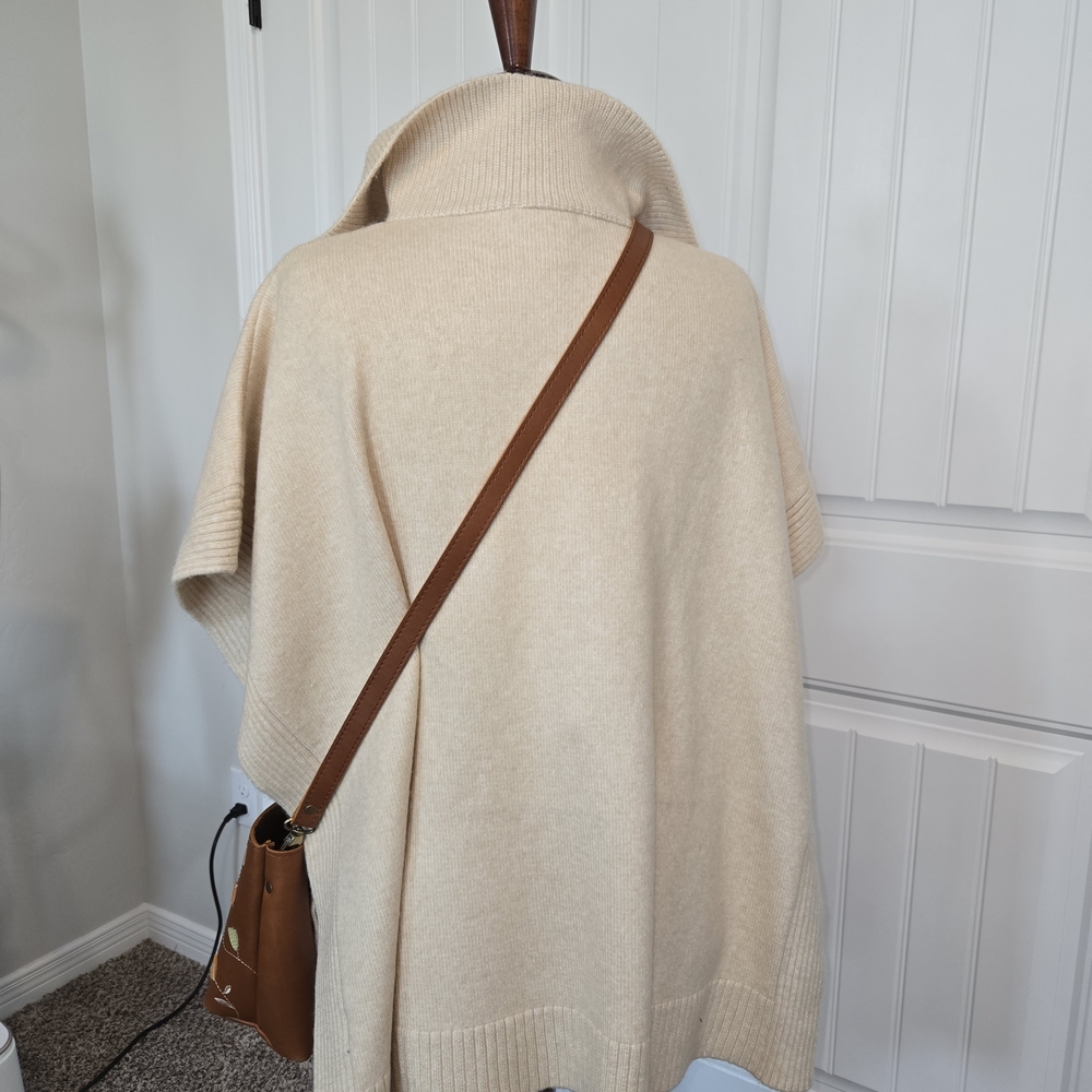 Portland Leather Brown Floral Crossbody Bag - Picture 10 of 14